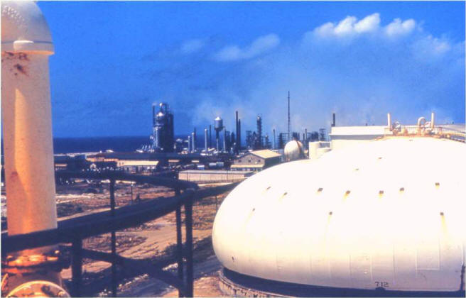 Lgo14RefineryTankFarm.jpg